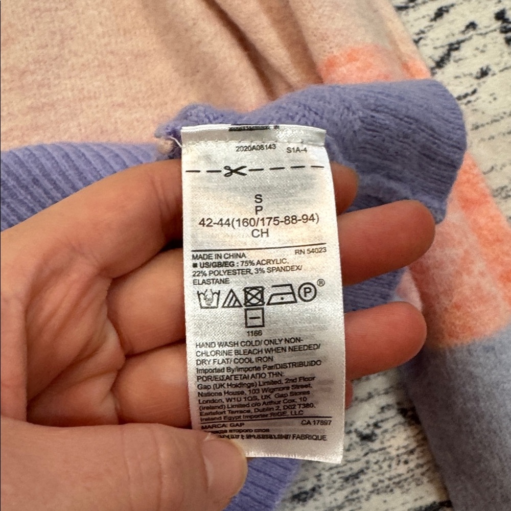 GAP Women's pullover Sweater in Pastel spring colorful Stripes - Picture 7 of 7